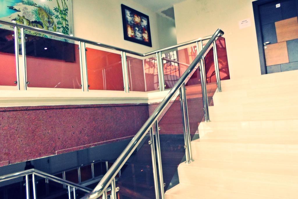 Hotel Grand Karawang Indah ภายนอก รูปภาพ