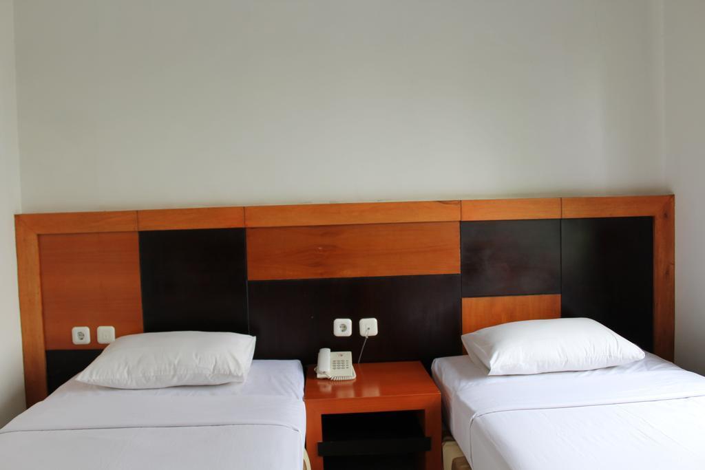 Hotel Grand Karawang Indah ภายนอก รูปภาพ