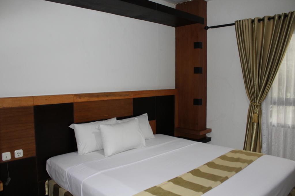 Hotel Grand Karawang Indah ภายนอก รูปภาพ