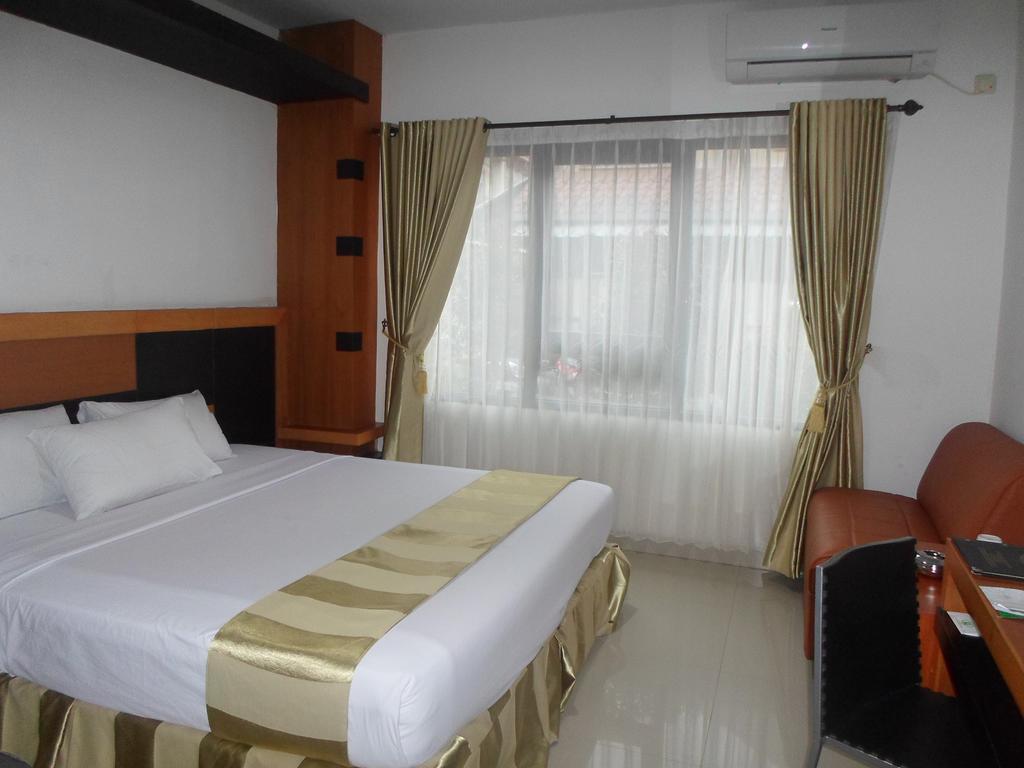 Hotel Grand Karawang Indah ห้อง รูปภาพ