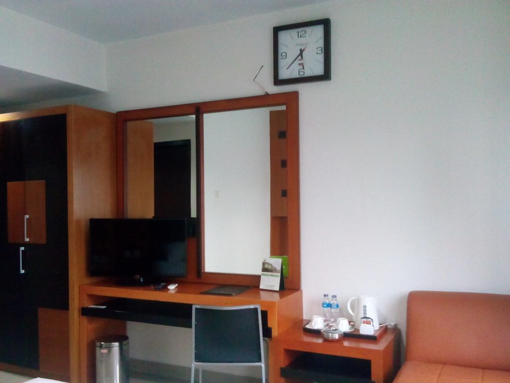 Hotel Grand Karawang Indah ห้อง รูปภาพ